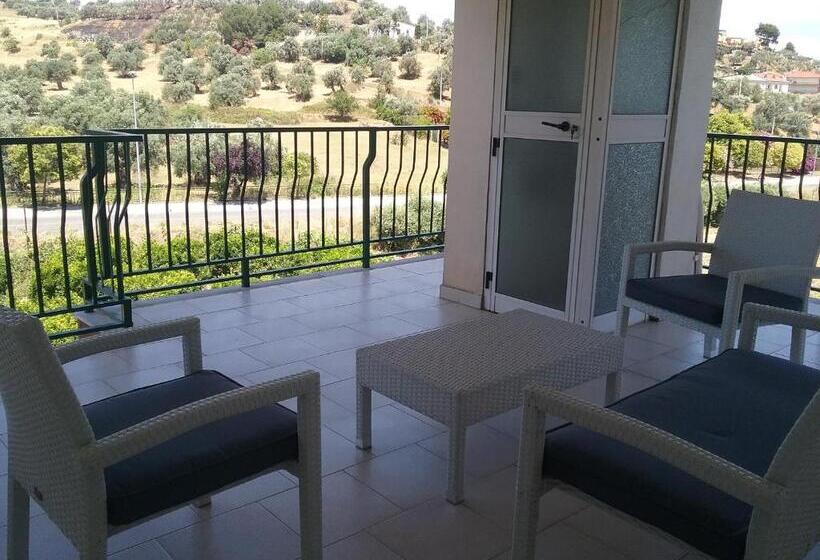 غرفة قياسية مزوَّدة بتراس, Bed And Breakfast L' Aranciera