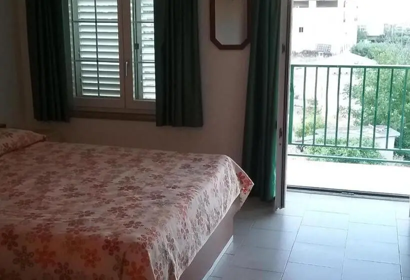 テラス付きスタンダードルーム, Bed And Breakfast L' Aranciera