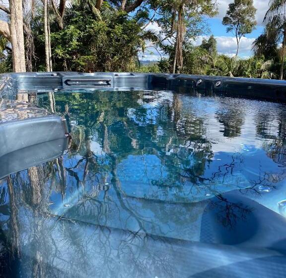 Вилла с 1 спальней и бассейном, Montville Misty View Cottages