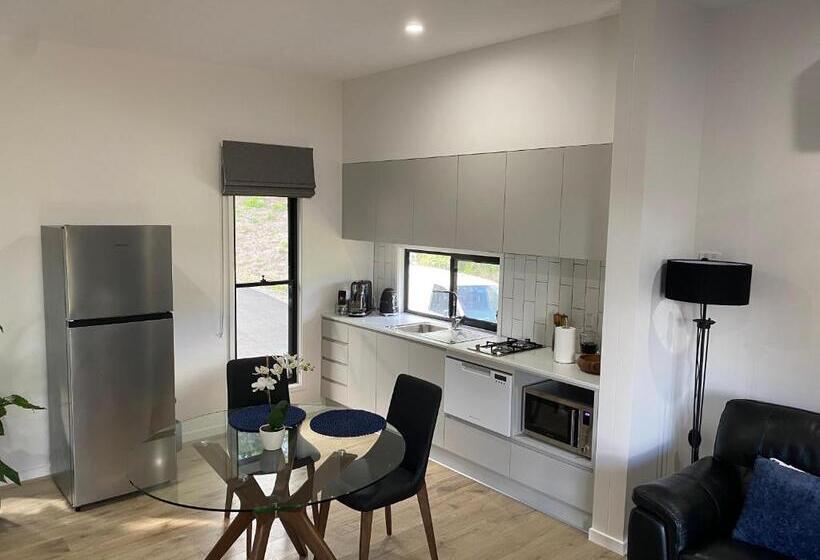 Вилла с 1 спальней и бассейном, Montville Misty View Cottages