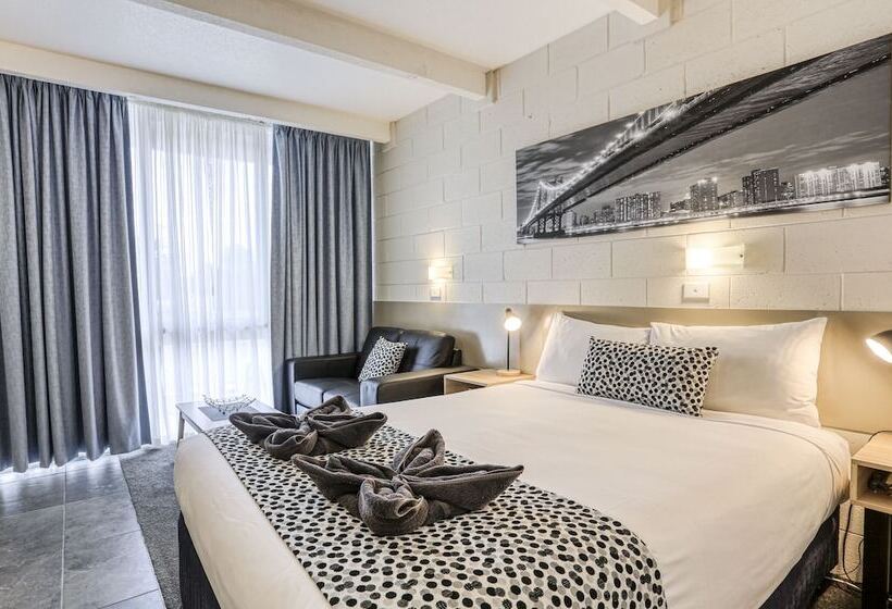 חדר אקזקיוטיב, Castle Creek Motel