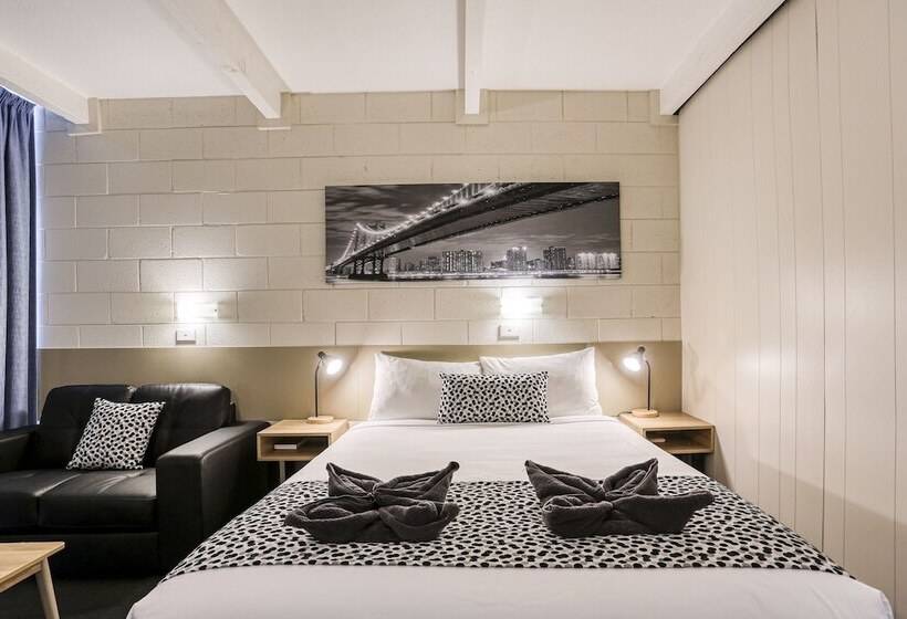 חדר אקזקיוטיב, Castle Creek Motel