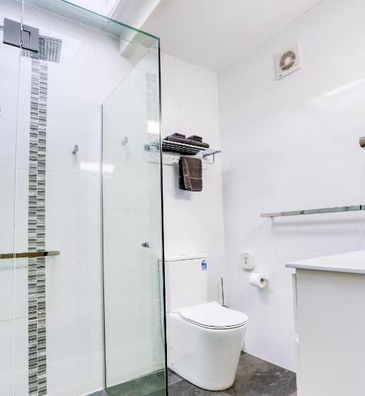 חדר אקזקיוטיב, Castle Creek Motel