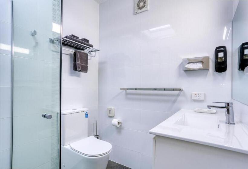 חדר אקזקיוטיב, Castle Creek Motel