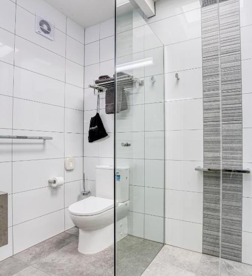 חדר סטנדרט עם מיטת קינג, Castle Creek Motel