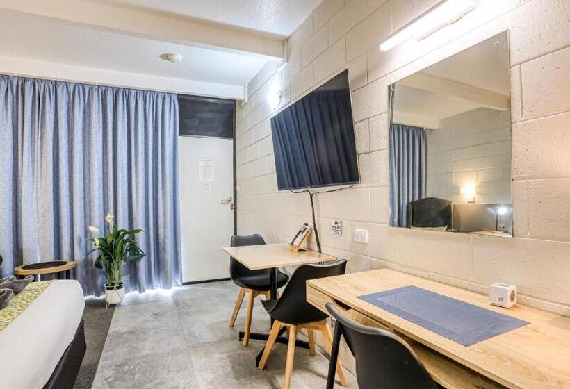 חדר סטנדרט עם מיטת קינג, Castle Creek Motel