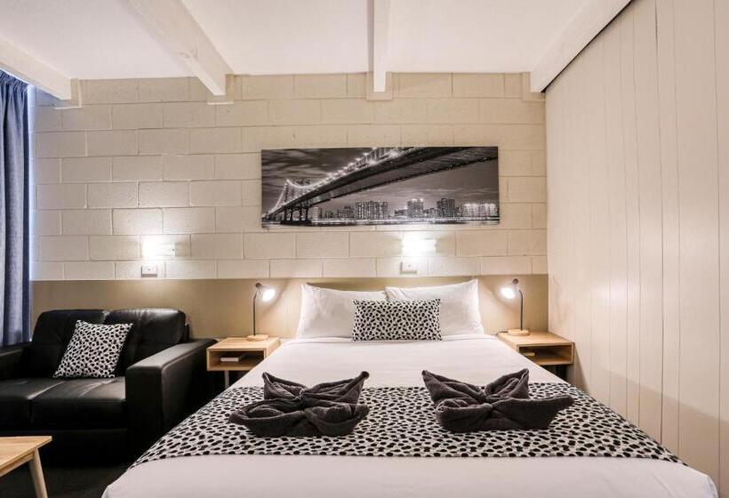 חדר אקזקיוטיב, Castle Creek Motel