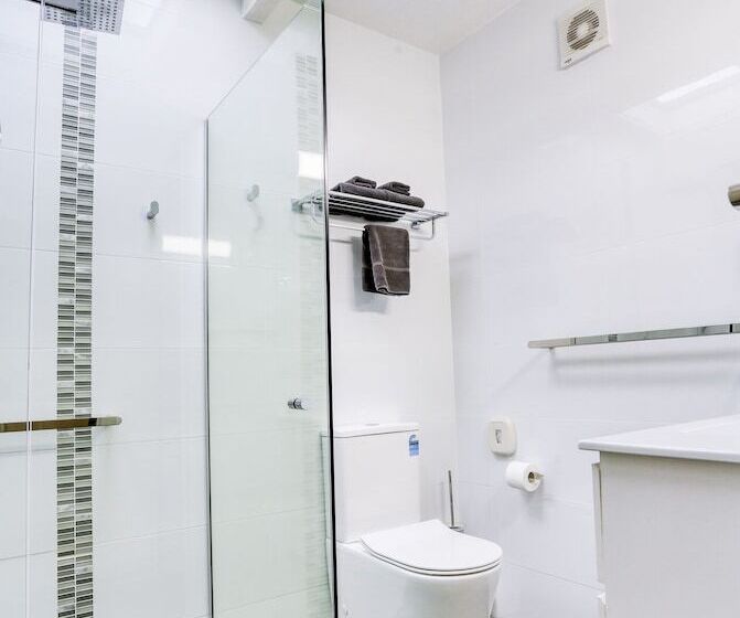 חדר אקזקיוטיב, Castle Creek Motel