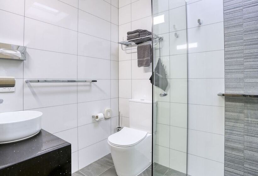 חדר אקזקיוטיב, Castle Creek Motel