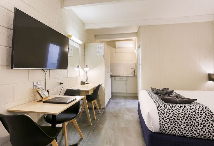 חדר אקזקיוטיב, Castle Creek Motel