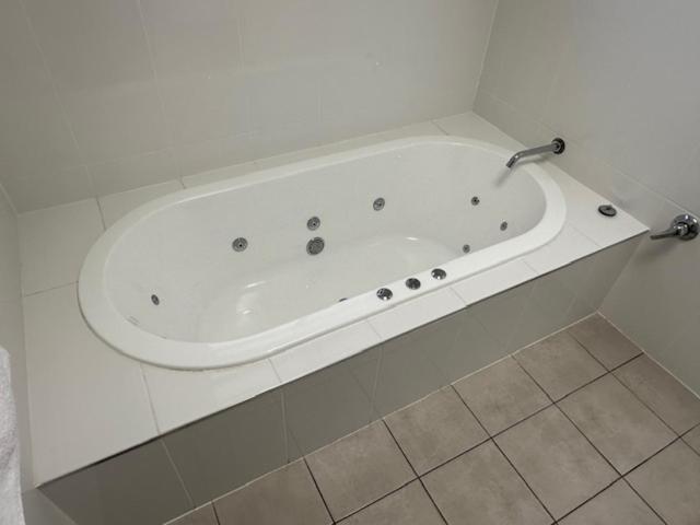 Люкс Executive Кровать Кинг, City Centre Motel Kempsey