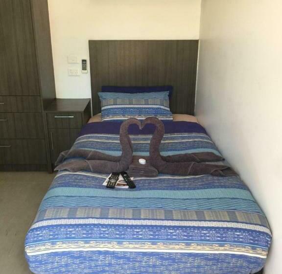 اتاق استاندارد یک نفره, Capricorn Village