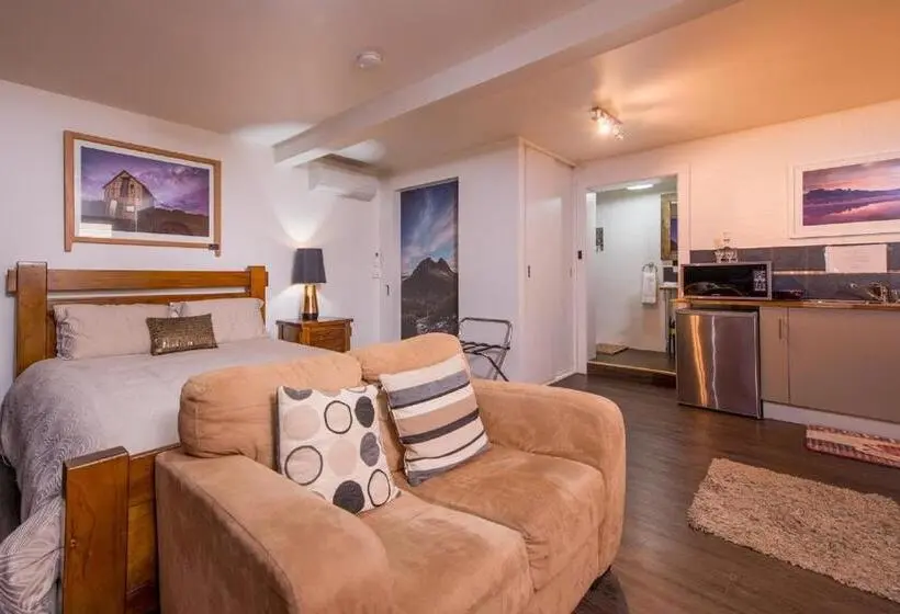 استودیو اجرایی, Jones On Wilson Boutique B&b