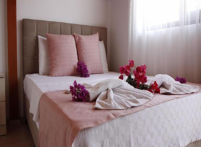 Quarto Estandar com Sacada, Limon Otel