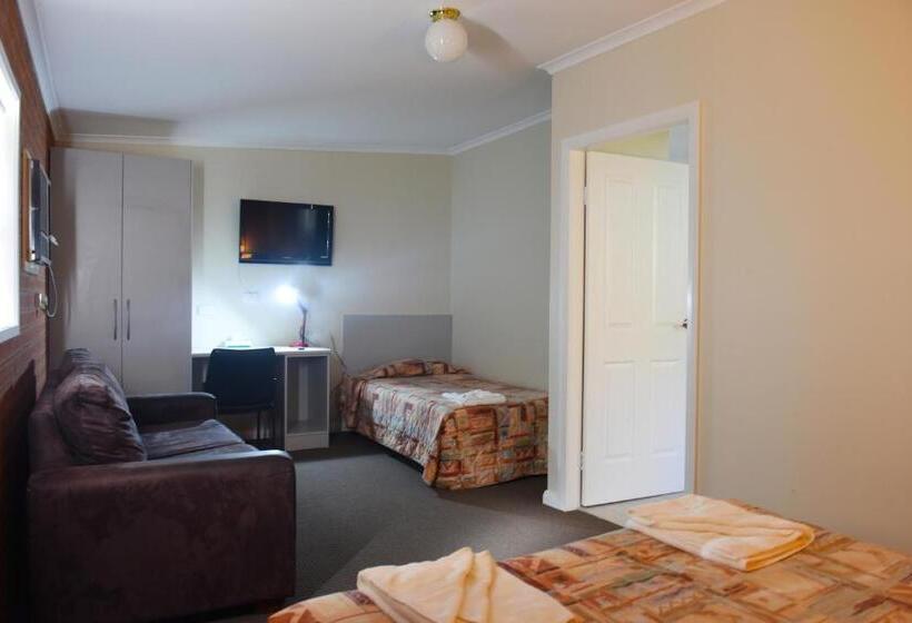 חדר משפחתי, Mia Motel