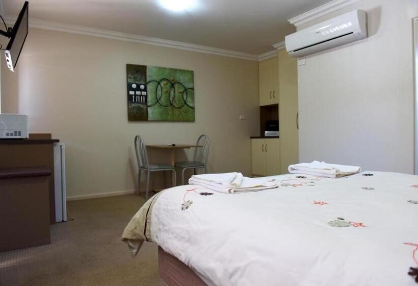 חדר סופריור, Mia Motel