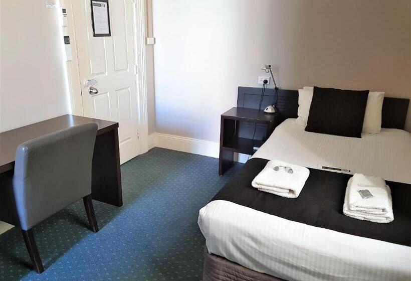 غرفة قياسية, Grand