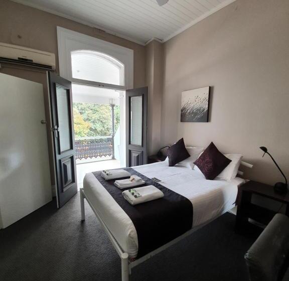 غرفة قياسية, Grand