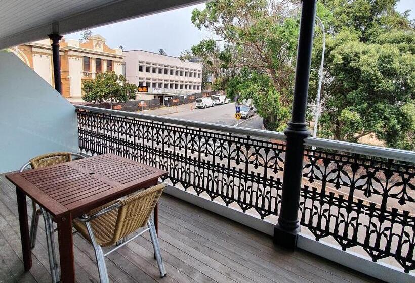 غرفة قياسية سرير كينج, Grand