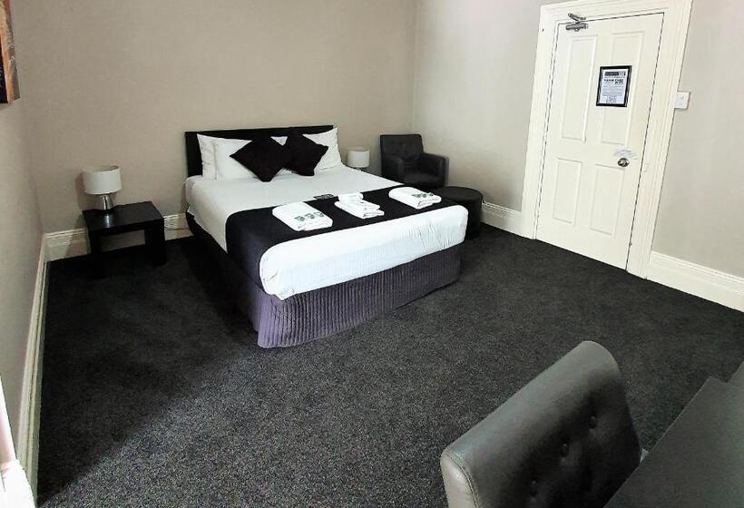 غرفة قياسية سرير كينج, Grand