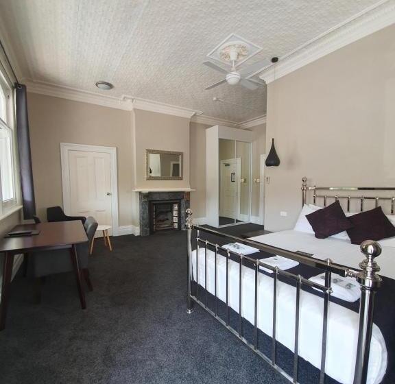 غرفة قياسية سرير كينج, Grand