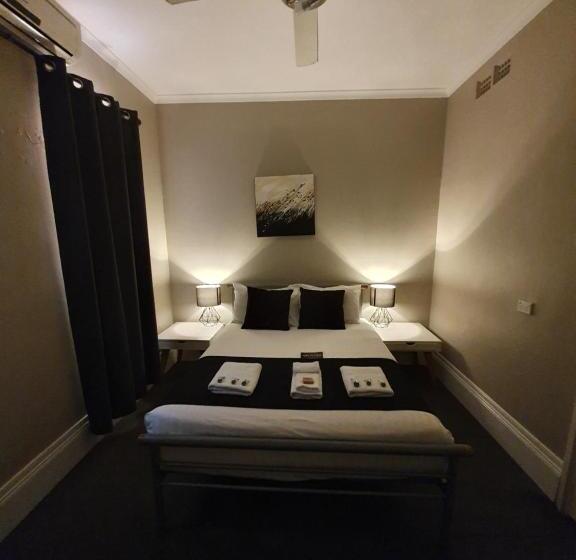 غرفة أساسية, Grand