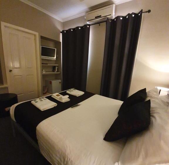 غرفة أساسية, Grand