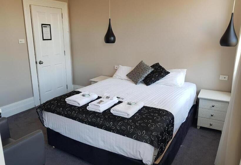 غرفة قياسية سرير ملكى, Grand