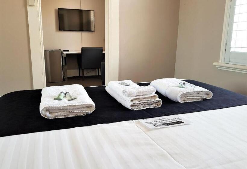 غرفة قياسية سرير ملكى, Grand