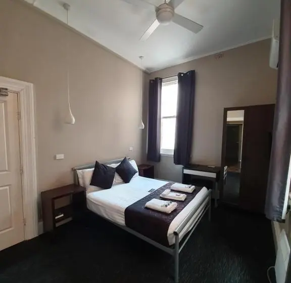 اتاق اکونومی, Grand