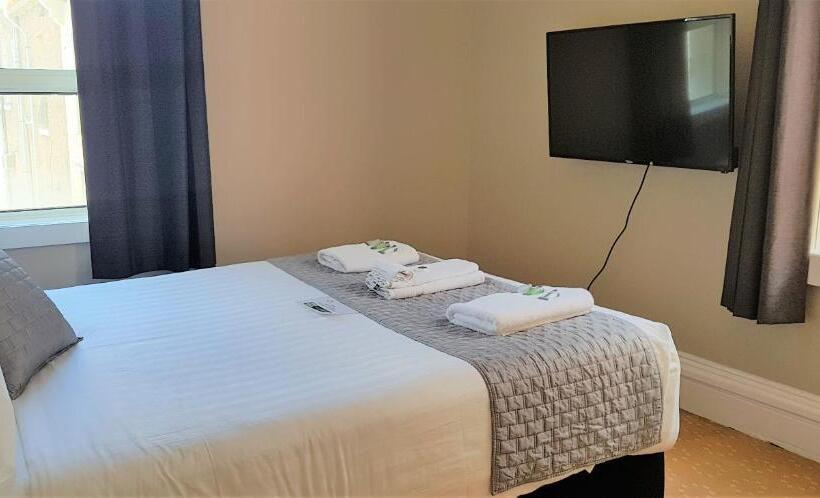 شقة غرفتين, Grand