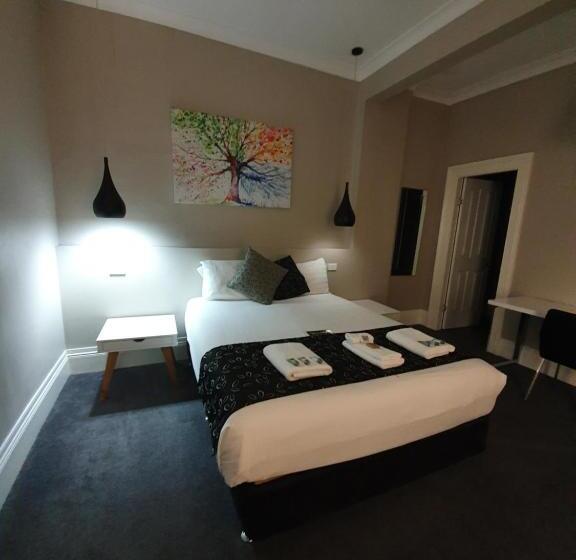 غرفة قياسية سرير كينج, Grand