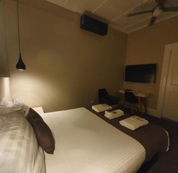 غرفة قياسية, Grand