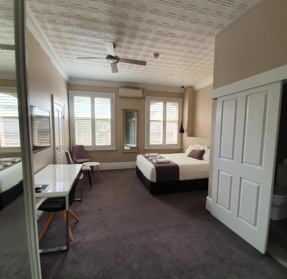 غرفة قياسية سرير كينج, Grand