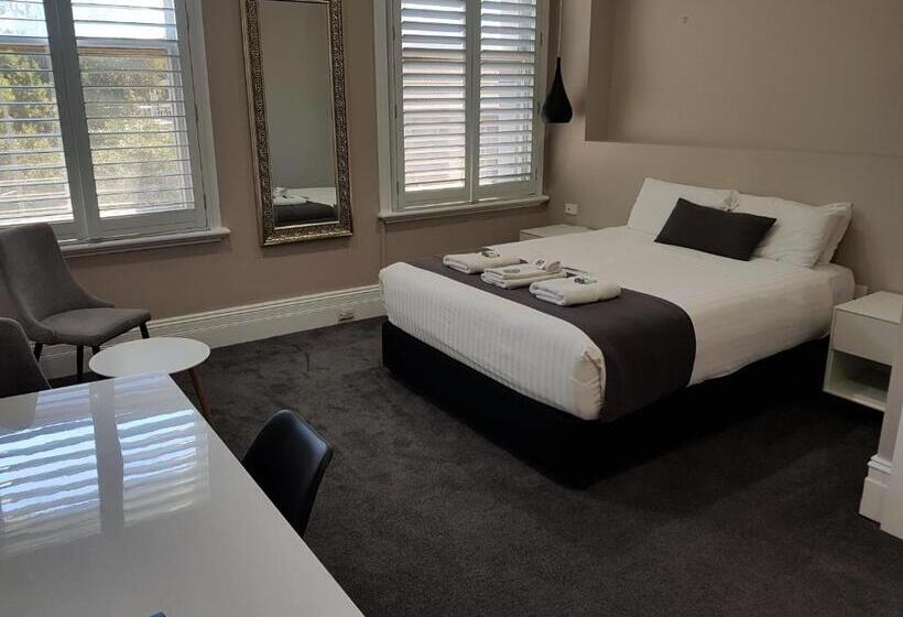 غرفة قياسية سرير كينج, Grand