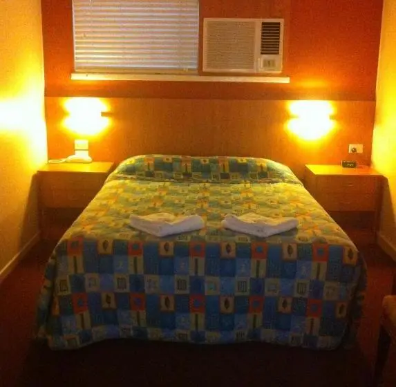 ファミリールーム, Motel Monaco