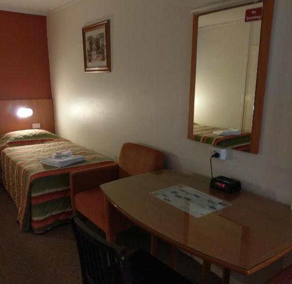 标准单人间, Motel Monaco