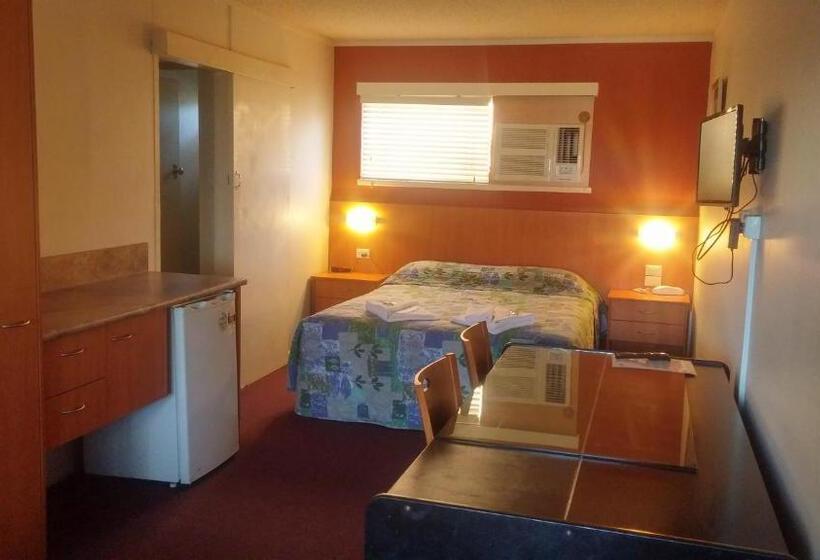 家庭交流房, Motel Monaco