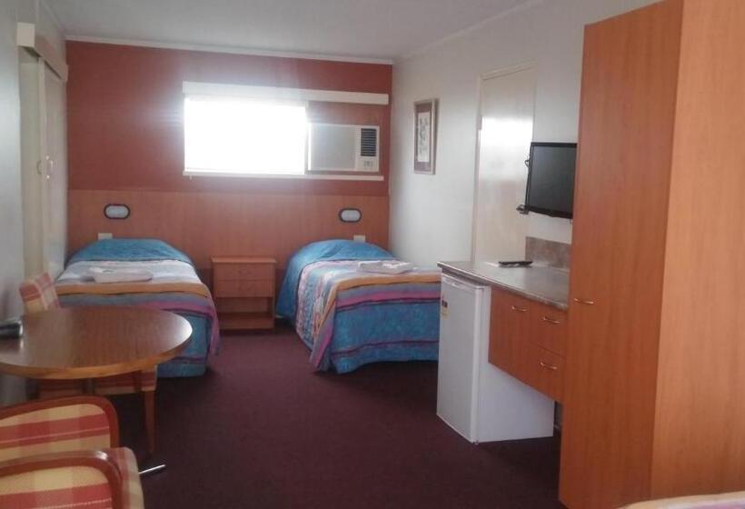 家庭交流房, Motel Monaco