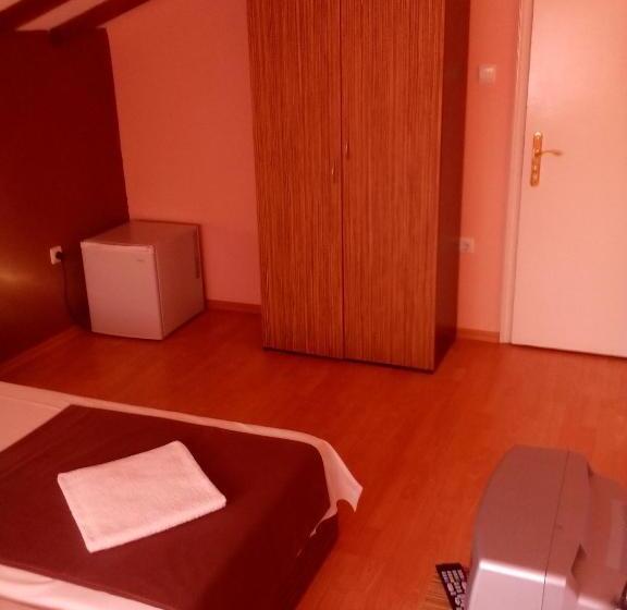 이코노미 룸, Guest House Hristovi