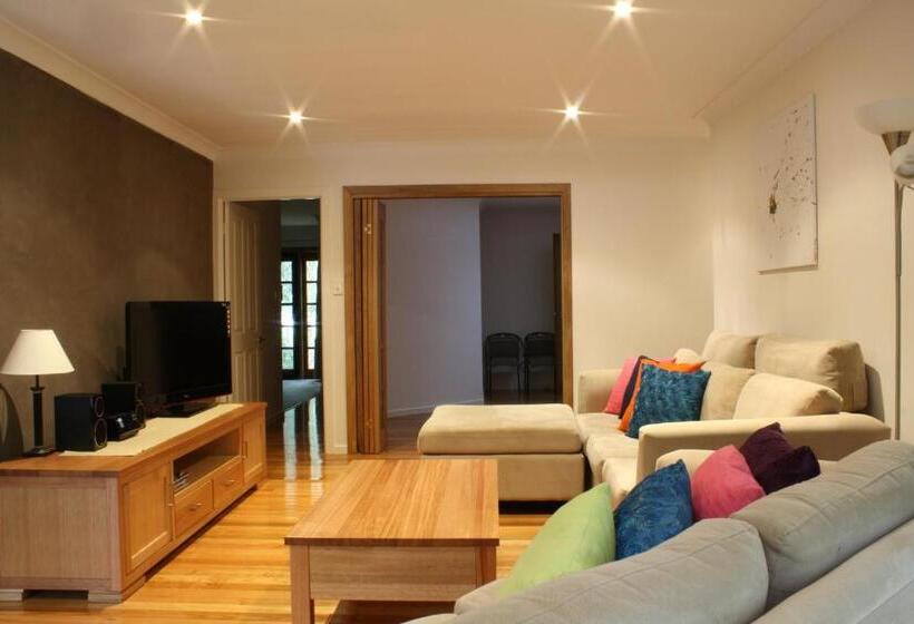 ４ベッドルームハウス, Wanderers Retreat