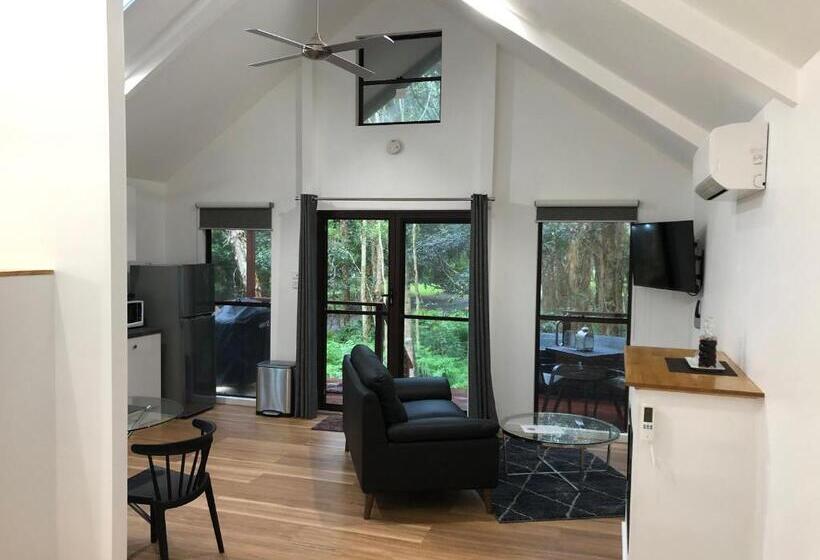 スタンダードスタジオ, Wanderers Retreat