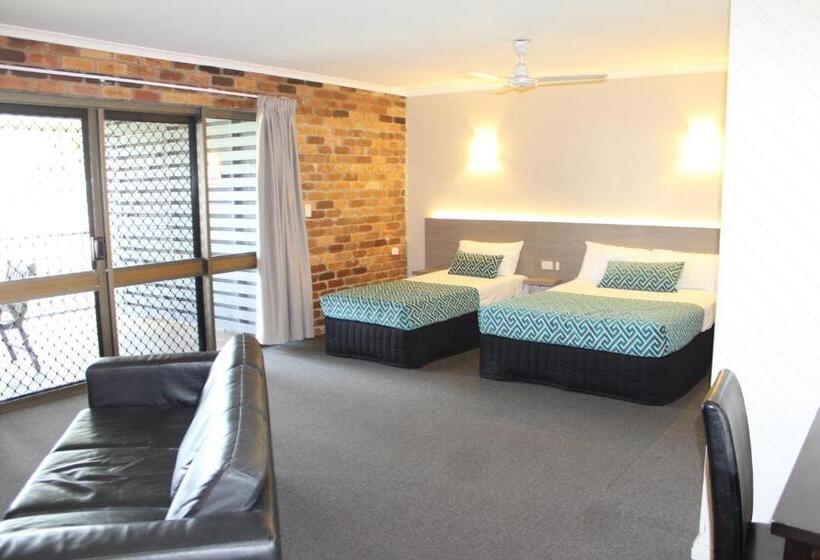 Апартаменты 1 Спальня Вид на Море, Sarina Beach Motel