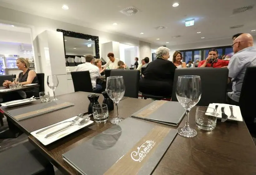 اتاق استاندارد برای معلولان, Stockmans Motel