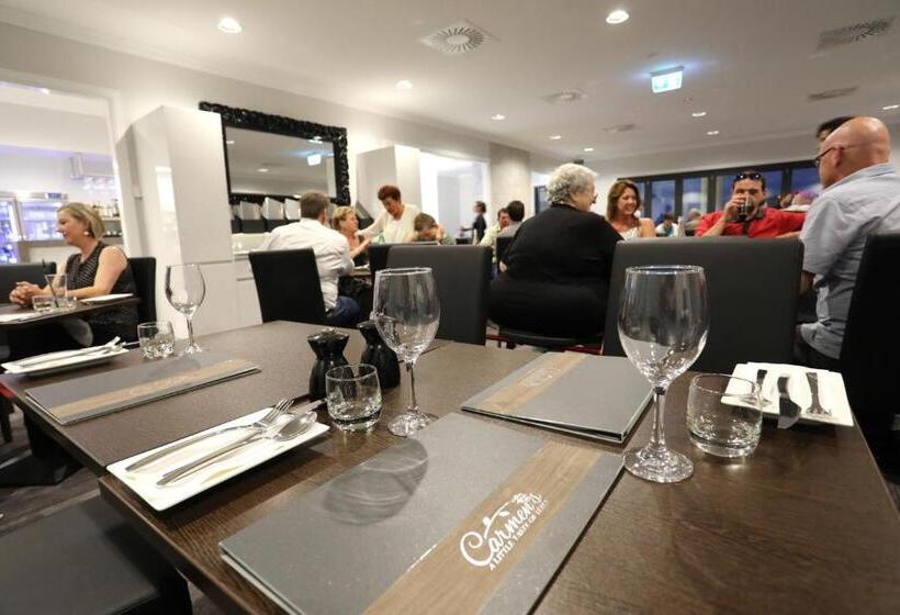 חדר דלוקס, Stockmans Motel