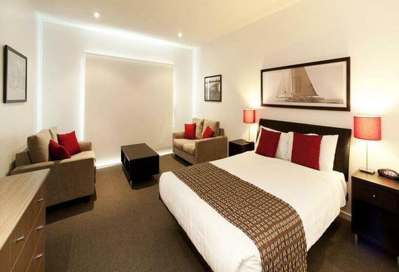 이그제큐티브 스튜디오, The Waves Apartments