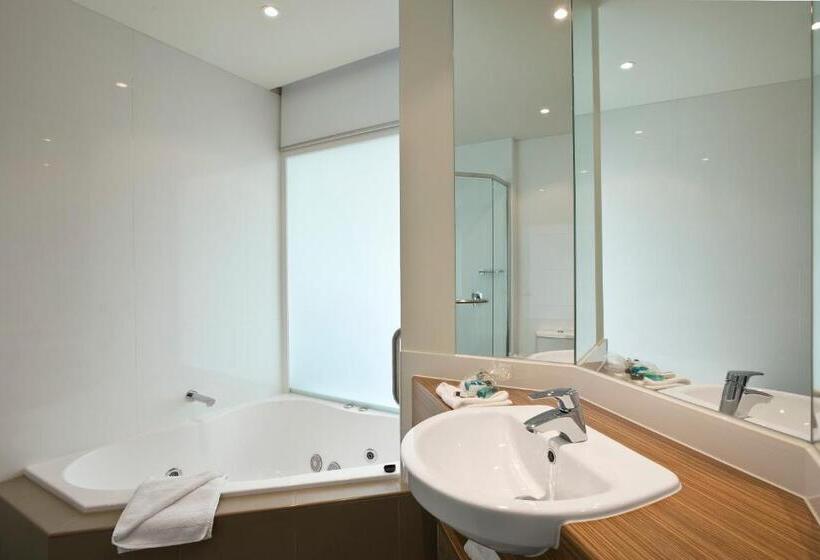 패밀리 룸 바다 전망, The Waves Apartments