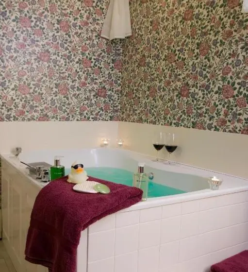 キングサイズベッドのスタンダードルーム, Rabbit Hill Inn