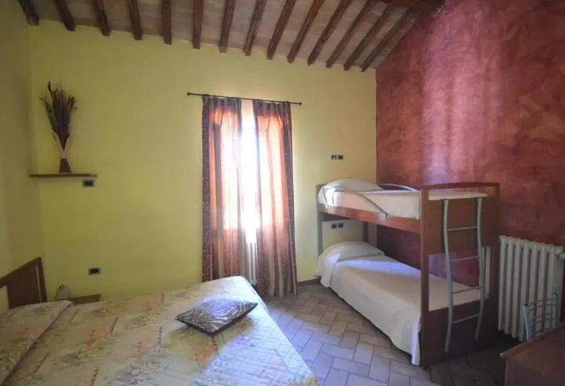 اتاق استاندارد چهار تخته, Ostello Villa Redenta