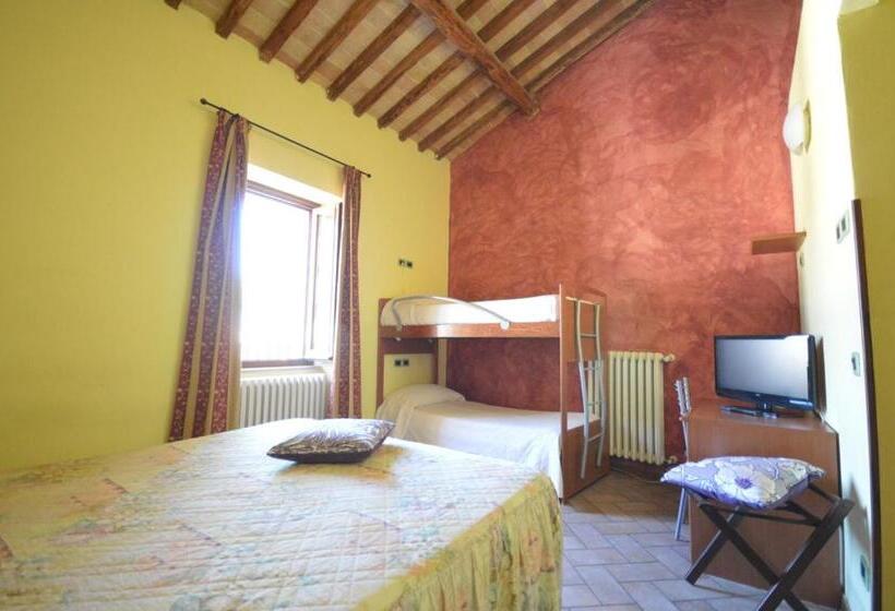 اتاق استاندارد چهار تخته, Ostello Villa Redenta